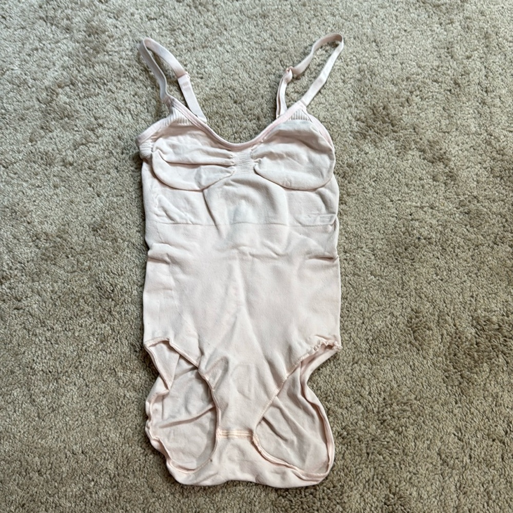Skims sculpting bodysuit light pink